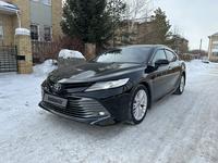 Toyota Camry 2018 года за 14 300 000 тг. в Астана