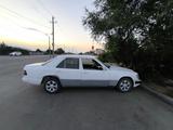 Mercedes-Benz E 250 1992 года за 1 350 000 тг. в Жезказган – фото 2