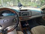 Toyota Camry 2003 года за 6 000 000 тг. в Актобе – фото 4