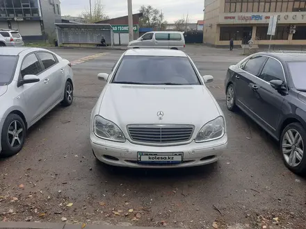 Mercedes-Benz S 320 1999 года за 3 700 000 тг. в Алматы – фото 2