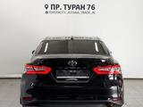 Toyota Camry 2021 года за 17 600 000 тг. в Астана – фото 3