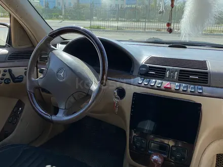 Mercedes-Benz S 320 2001 года за 4 800 000 тг. в Актау – фото 13