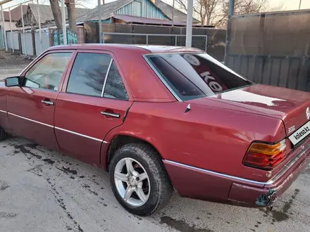 Mercedes-Benz E 230 1992 года за 1 250 000 тг. в Шелек – фото 3