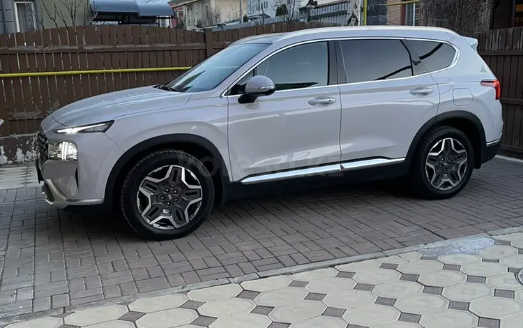 Hyundai Santa Fe 2023 года за 21 900 000 тг. в Алматы