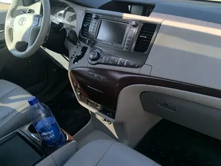 Toyota Sienna 2011 года за 7 800 000 тг. в Атырау – фото 11