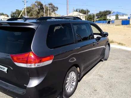 Toyota Sienna 2011 года за 7 800 000 тг. в Атырау – фото 4