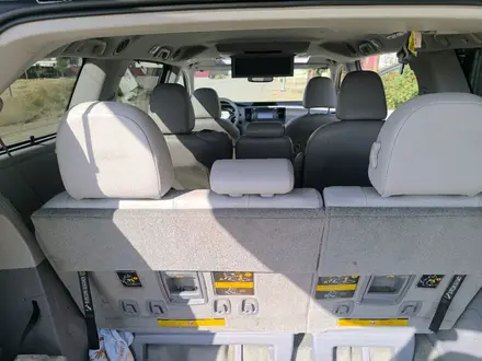 Toyota Sienna 2011 года за 7 800 000 тг. в Атырау – фото 9