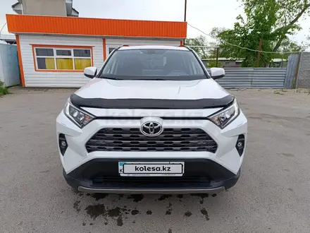 Toyota RAV4 2023 года за 17 800 000 тг. в Алматы