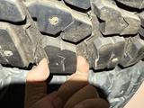 Грязевые шипованные шины с дисками 285/70R17 за 350 000 тг. в Алматы