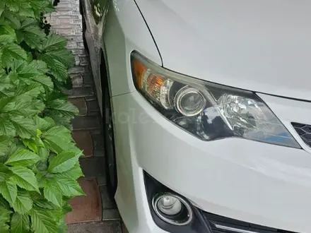 Toyota Camry 2014 года за 5 800 000 тг. в Атырау – фото 2