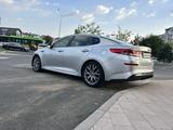 Kia Optima 2018 года за 9 250 000 тг. в Шымкент – фото 2