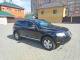 Volkswagen Touareg 2004 года за 5 500 000 тг. в Семей