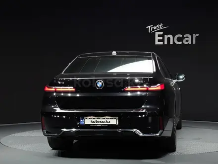 BMW 740 XDrive 3.0 2023 года за 49 500 000 тг. в Астана – фото 3