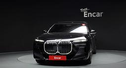 BMW 740 XDrive 3.0 2023 года за 49 500 000 тг. в Астана – фото 2