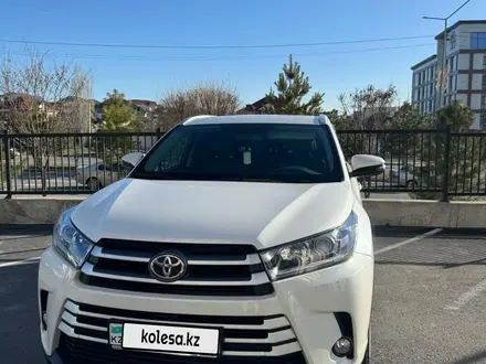 Toyota Highlander 2017 года за 23 000 000 тг. в Шымкент