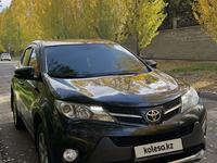 Toyota RAV4 2014 годаfor10 500 000 тг. в Астана