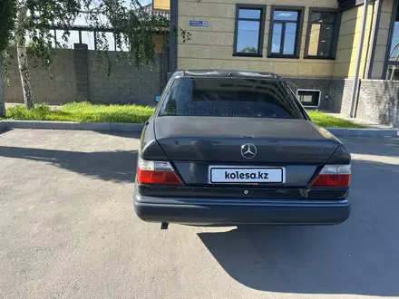Mercedes-Benz E 200 1990 года за 750 000 тг. в Павлодар – фото 2