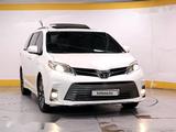 Toyota Sienna 2019 года за 11 200 000 тг. в Алматы – фото 2