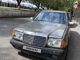 Mercedes-Benz E 220 1990 годаүшін700 000 тг. в Караганда – фото 2