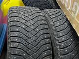 Комплект зимних шипованных шин goodyearүшін300 000 тг. в Астана