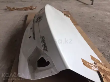 Крышка багажника camry 50,в наличий оригенал за 7 777 тг. в Караганда
