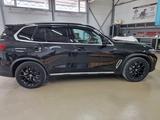 BMW X5 2019 года за 26 000 000 тг. в Актобе – фото 2