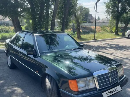 Mercedes-Benz E 220 1992 года за 2 600 000 тг. в Тараз – фото 3