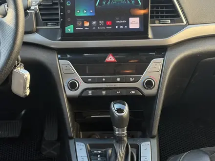 Hyundai Elantra 2017 года за 6 500 000 тг. в Караганда – фото 13
