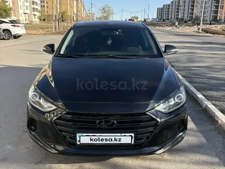 Hyundai Elantra 2017 года за 6 500 000 тг. в Караганда