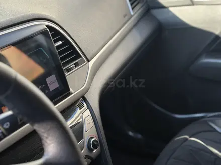 Hyundai Elantra 2017 года за 6 500 000 тг. в Караганда – фото 8
