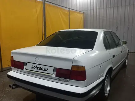 BMW 520 1990 года за 750 000 тг. в Уральск – фото 3