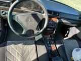 Mercedes-Benz E 320 1994 года за 5 000 000 тг. в Сатпаев – фото 5