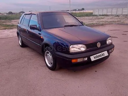 Volkswagen Golf 1996 года за 2 150 000 тг. в Алматы – фото 2