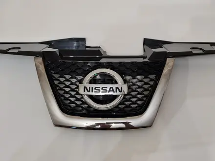 Решетка центральная Nissan JUKE NISMO 2013-2014 за 135 000 тг. в Алматы
