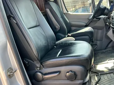 Mercedes-Benz Sprinter 2007 года за 26 295 000 тг. в Караганда – фото 20