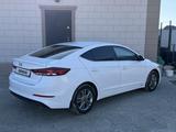 Hyundai Elantra 2018 года за 7 000 000 тг. в Атырау – фото 2