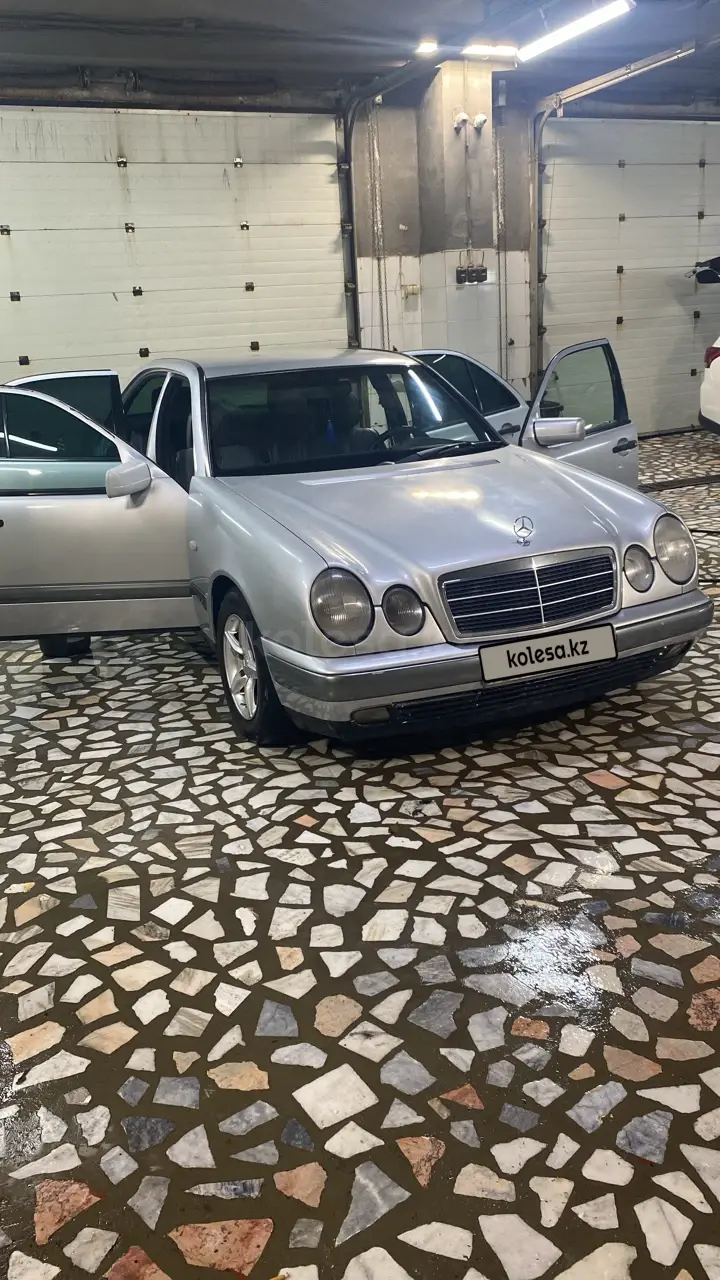 Mercedes-Benz E-Class, 1997
