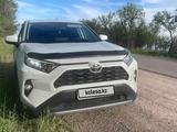 Toyota RAV4 2021 года за 16 400 000 тг. в Алматы – фото 4
