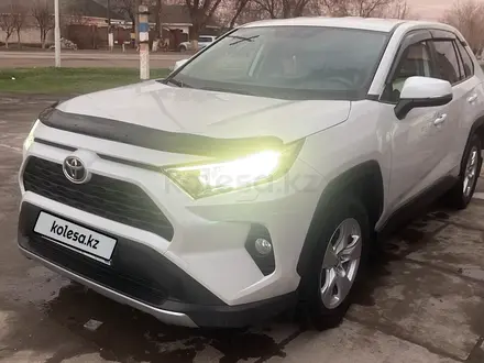 Toyota RAV4 2021 года за 15 500 000 тг. в Алматы – фото 34