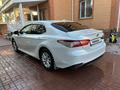 Toyota Camry 2020 годаfor14 000 000 тг. в Астана – фото 3