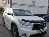 Toyota Highlander 2014 года за 13 390 900 тг. в Тараз