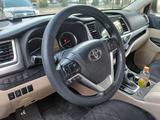 Toyota Highlander 2014 года за 13 390 900 тг. в Тараз – фото 4