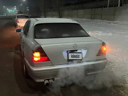 Mercedes-Benz C 280 1996 года за 2 500 000 тг. в Астана – фото 2