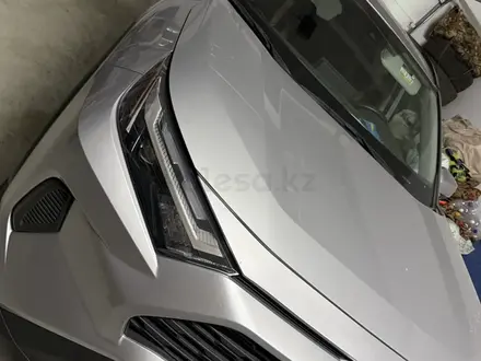 Toyota RAV4 2023 года за 17 000 000 тг. в Атырау – фото 3