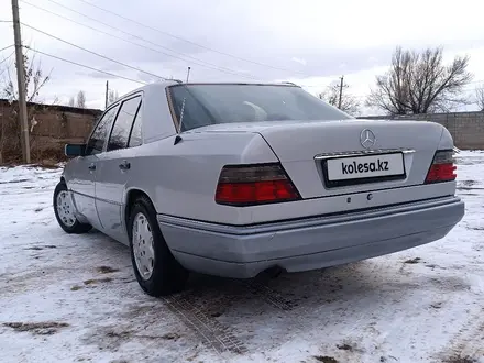 Mercedes-Benz E 220 1994 года за 3 000 000 тг. в Тараз – фото 7