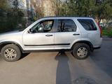 Honda CR-V 2002 годаfor3 800 000 тг. в Алматы – фото 2