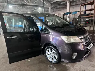 Nissan Serena, 2011