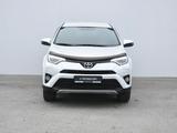 Toyota RAV4 2019 года за 13 200 000 тг. в Атырау – фото 2