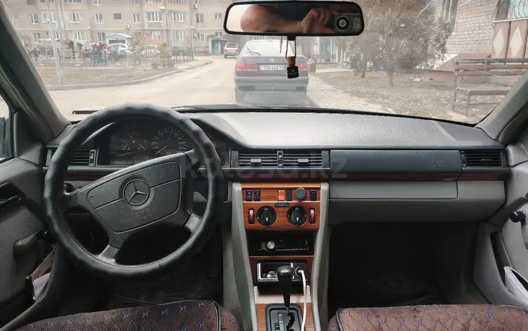 Mercedes-Benz E 220 1994 годаүшін1 600 000 тг. в Алматы