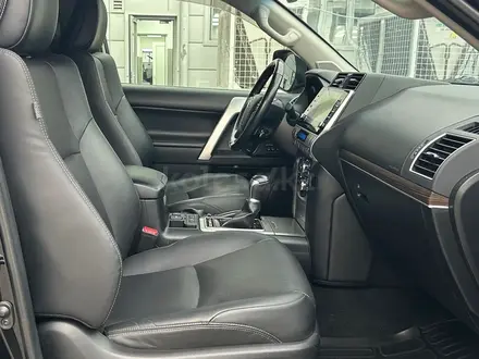 Toyota Land Cruiser Prado Luxe 2021 года за 34 190 000 тг. в Алматы – фото 14